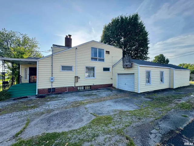 $29,800 | 1003 East Main Street, West Frankfort, IL 62896