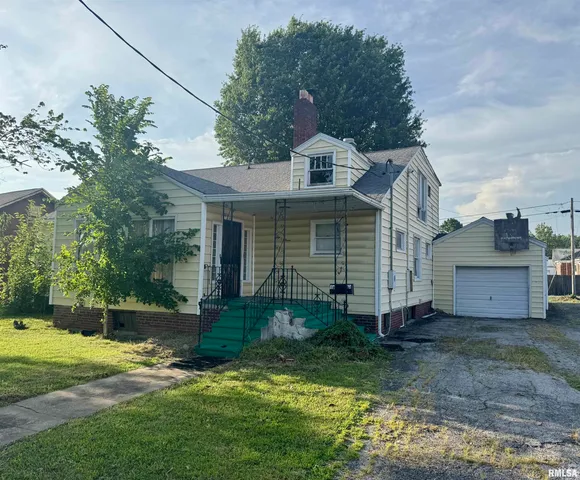 $29,800 | 1003 East Main Street, West Frankfort, IL 62896