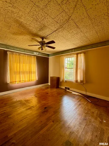 $29,800 | 1003 East Main Street, West Frankfort, IL 62896