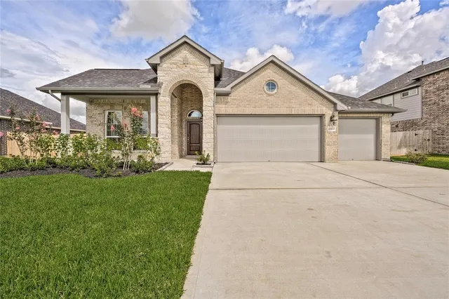 $2,650 | 11927 Champions Forest Drive, Dayton, TX 77535