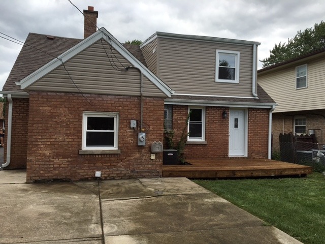 10725 Lyman Avenue Chicago Ridge, IL 60415 - Photo 3 of 23
