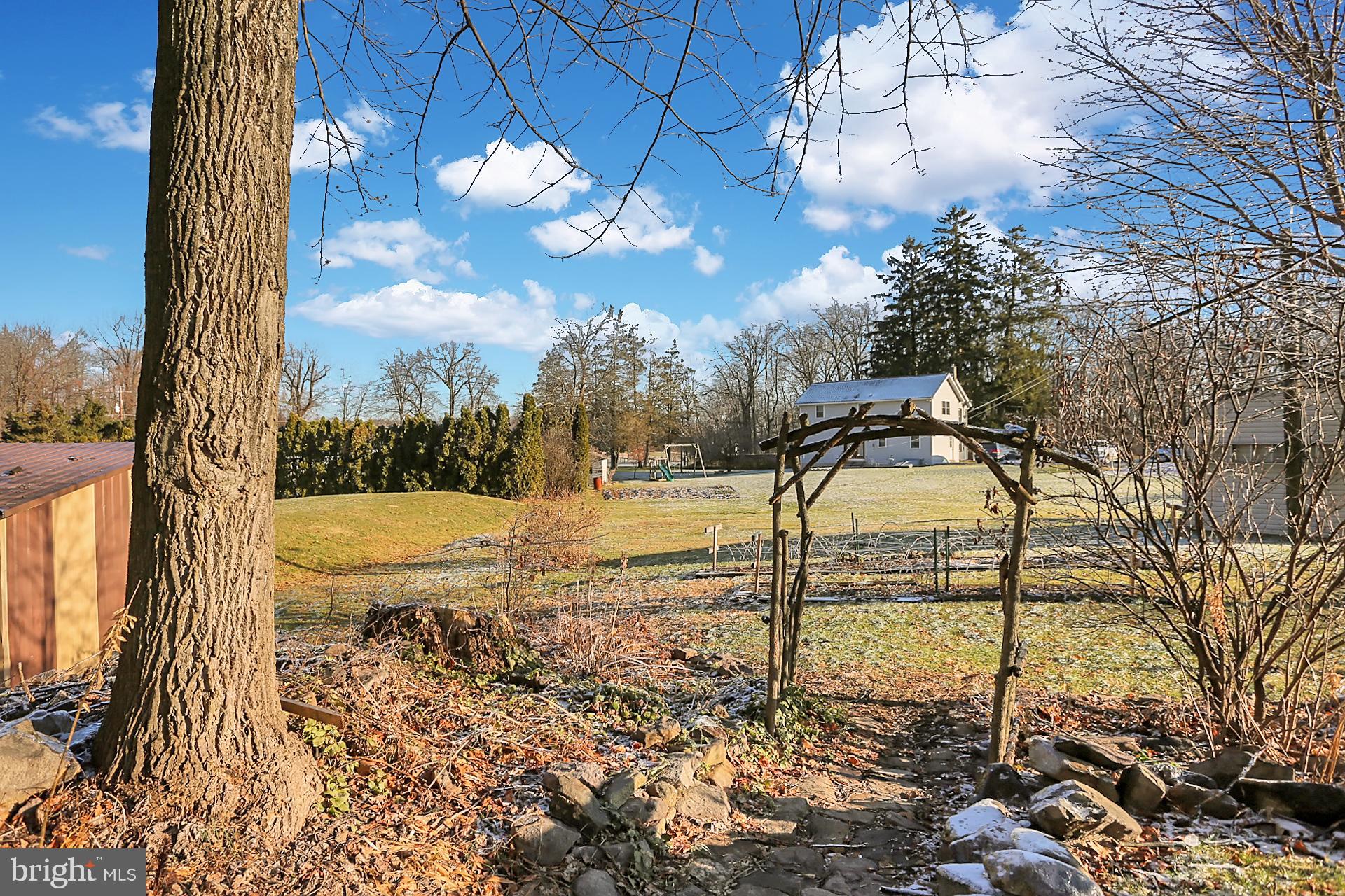 8 Cocalico Road Robesonia, PA 19551 - Photo 4 of 35
