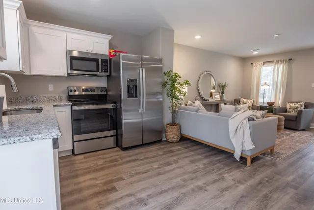 $1,950 | 913 Motsie Road, Biloxi, MS 39532