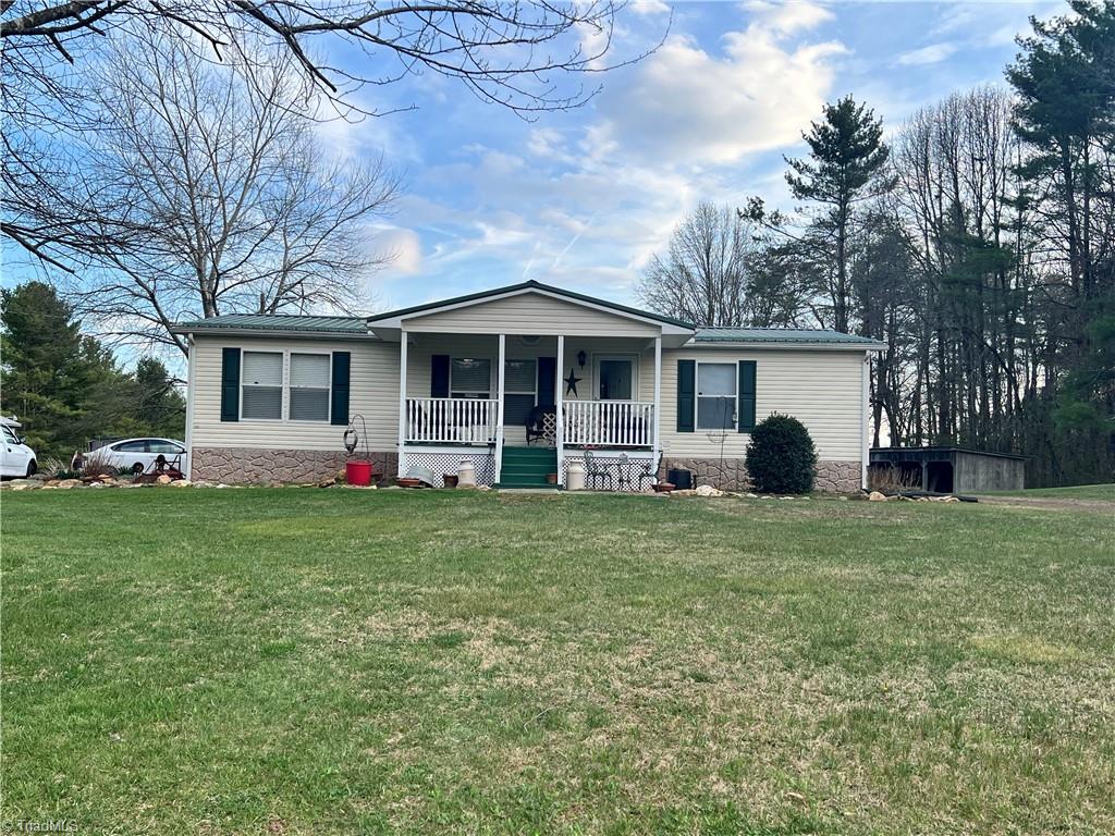 4406 Keno Road Hillsville, VA 24343 - Photo 2 of 27