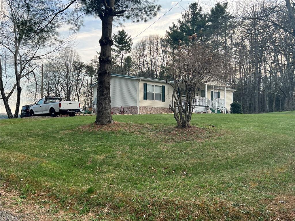 4406 Keno Road Hillsville, VA 24343 - Photo 3 of 27