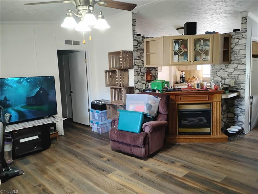 4406 Keno Road Hillsville, VA 24343 - Photo 6 of 27