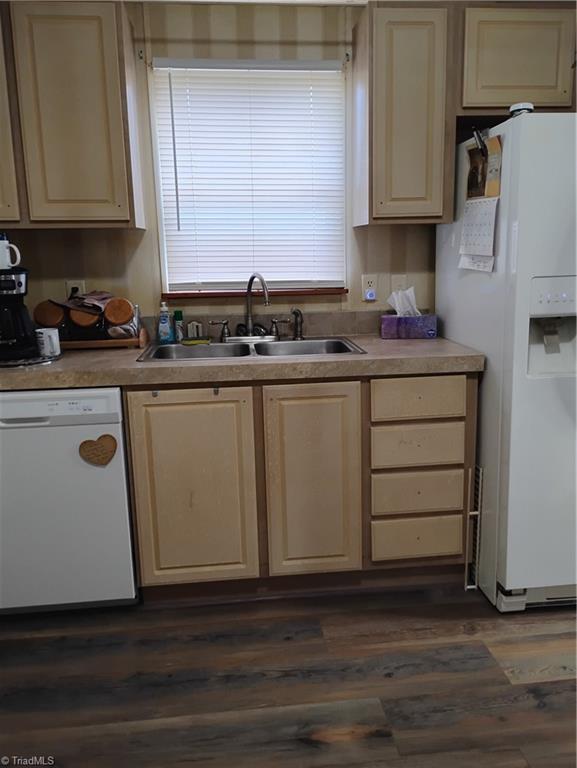 4406 Keno Road Hillsville, VA 24343 - Photo 8 of 27