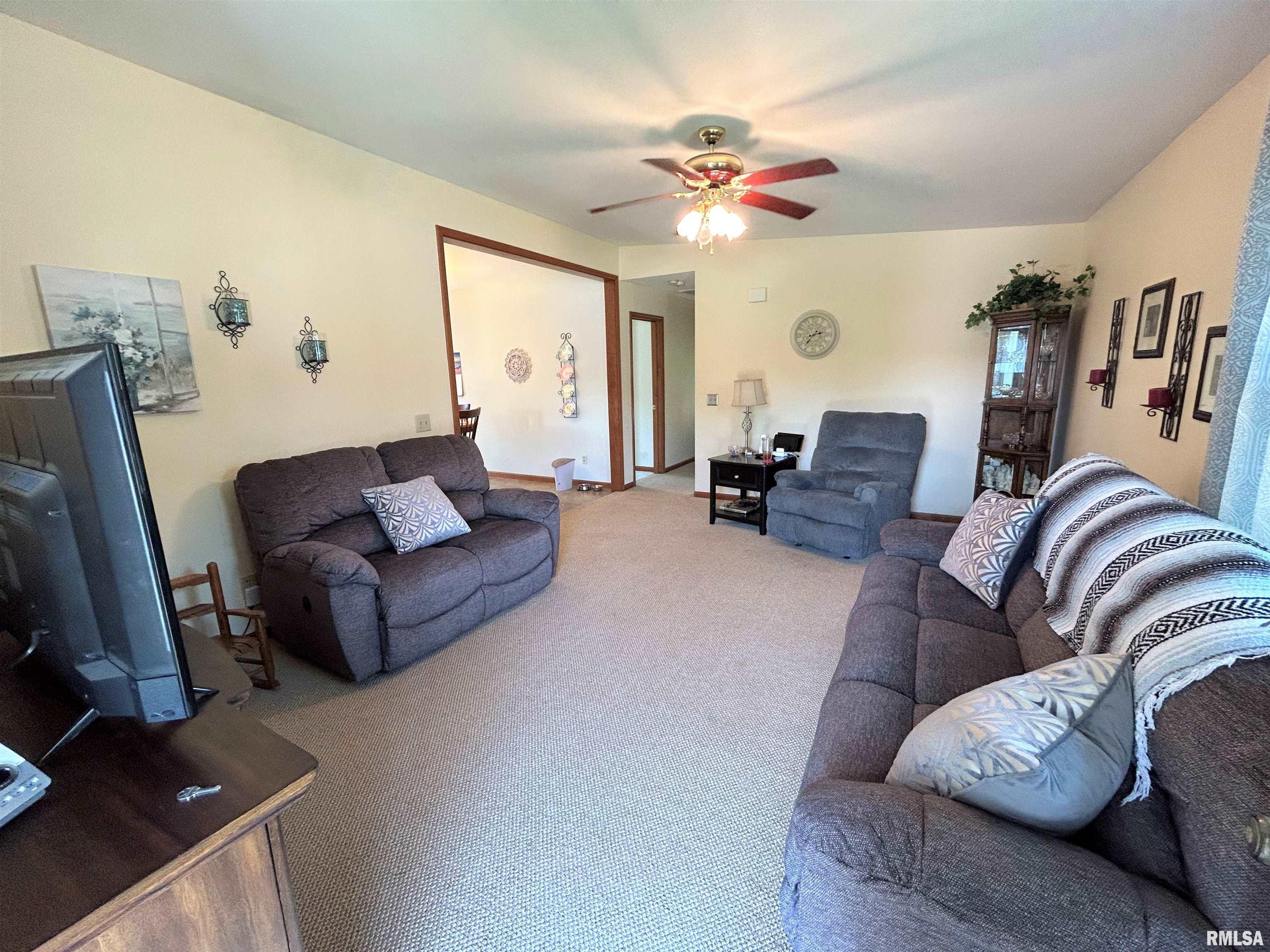 4047 Oakbrook Court Springfield, IL 62711 - Photo 3 of 22