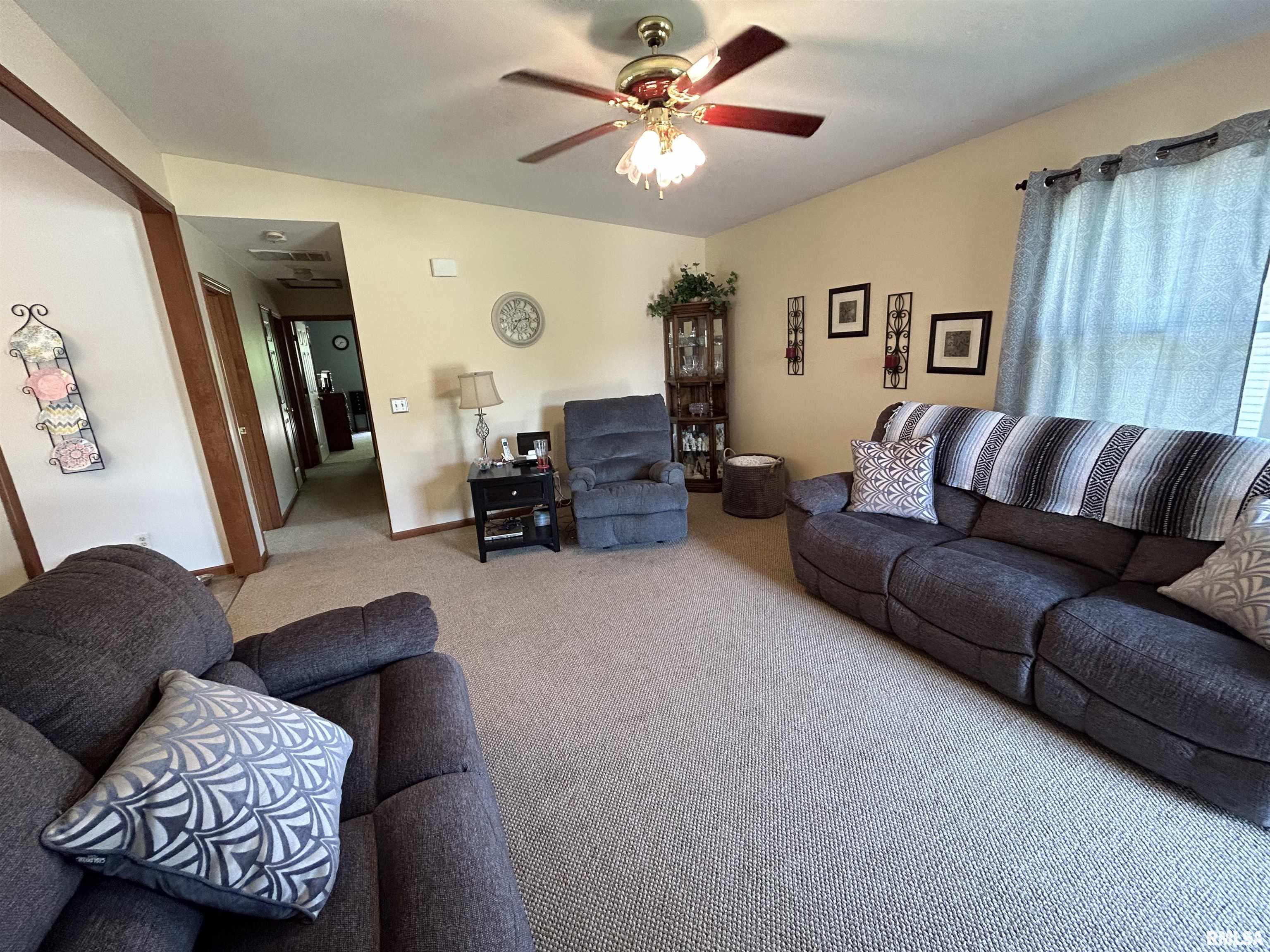 4047 Oakbrook Court Springfield, IL 62711 - Photo 4 of 22