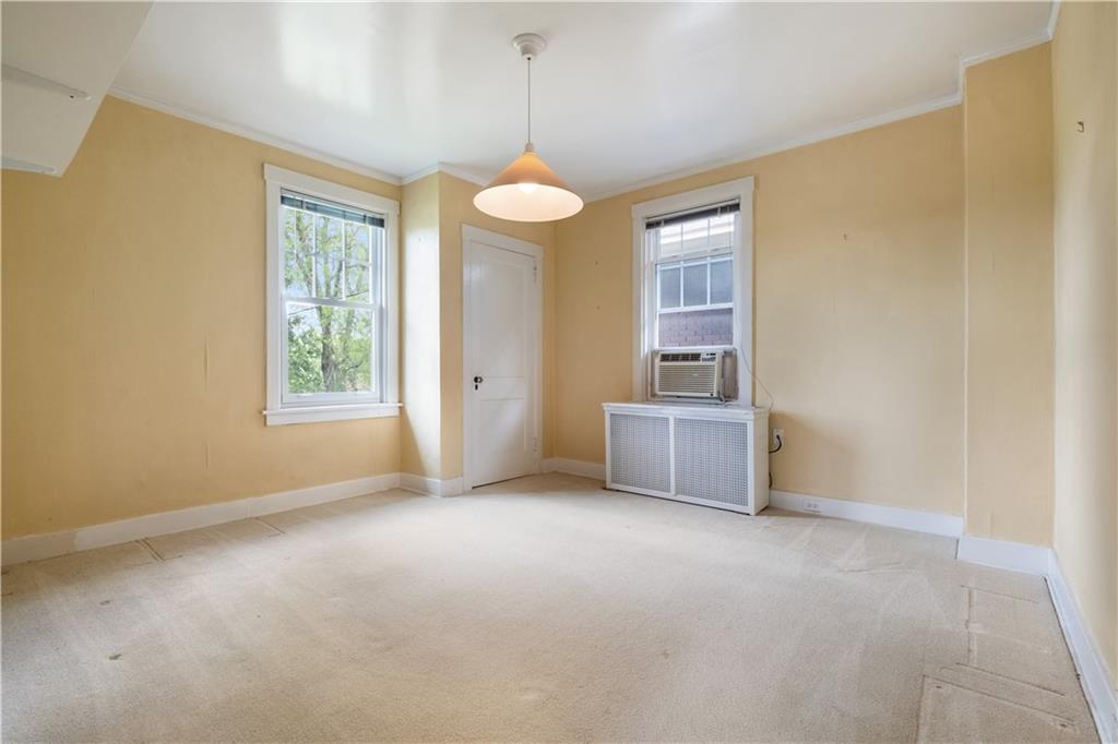 215 Gladstone Road Pittsburgh, PA 15217 - Photo 21 of 34 Gallery Image 21