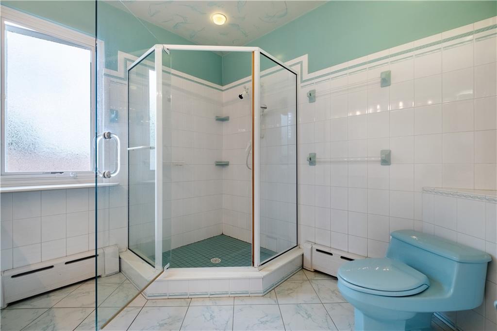 215 Gladstone Road Pittsburgh, PA 15217 - Photo 24 of 34 Gallery Image 24