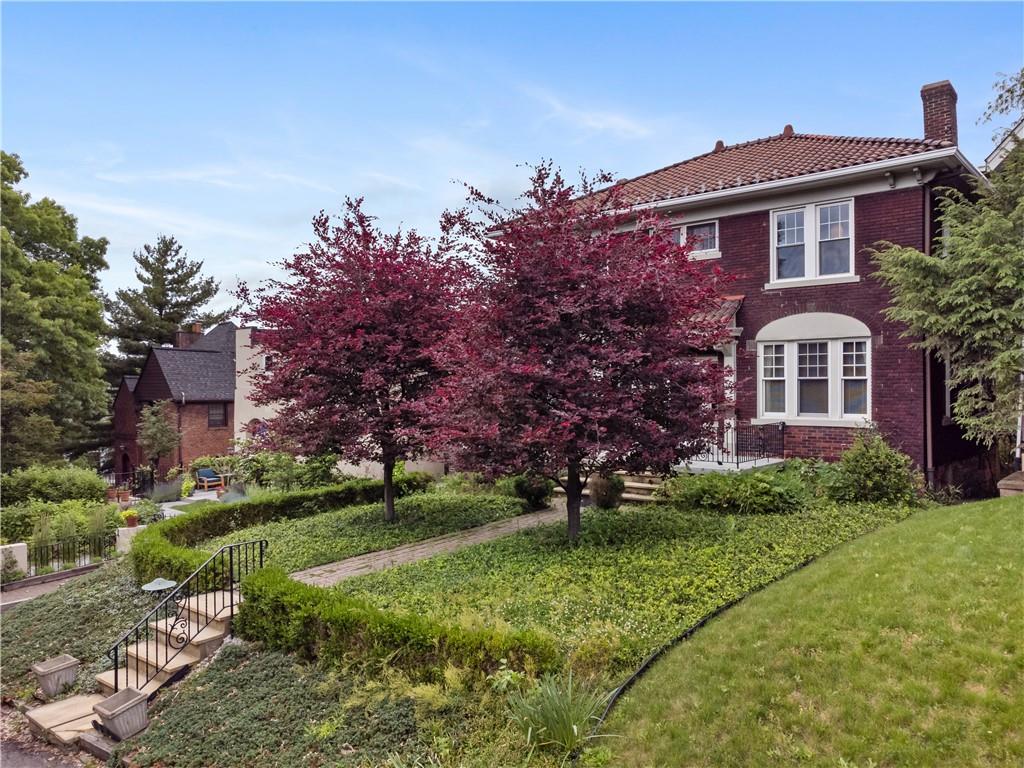 215 Gladstone Road Pittsburgh, PA 15217 - Photo 3 of 34 Gallery Image 3