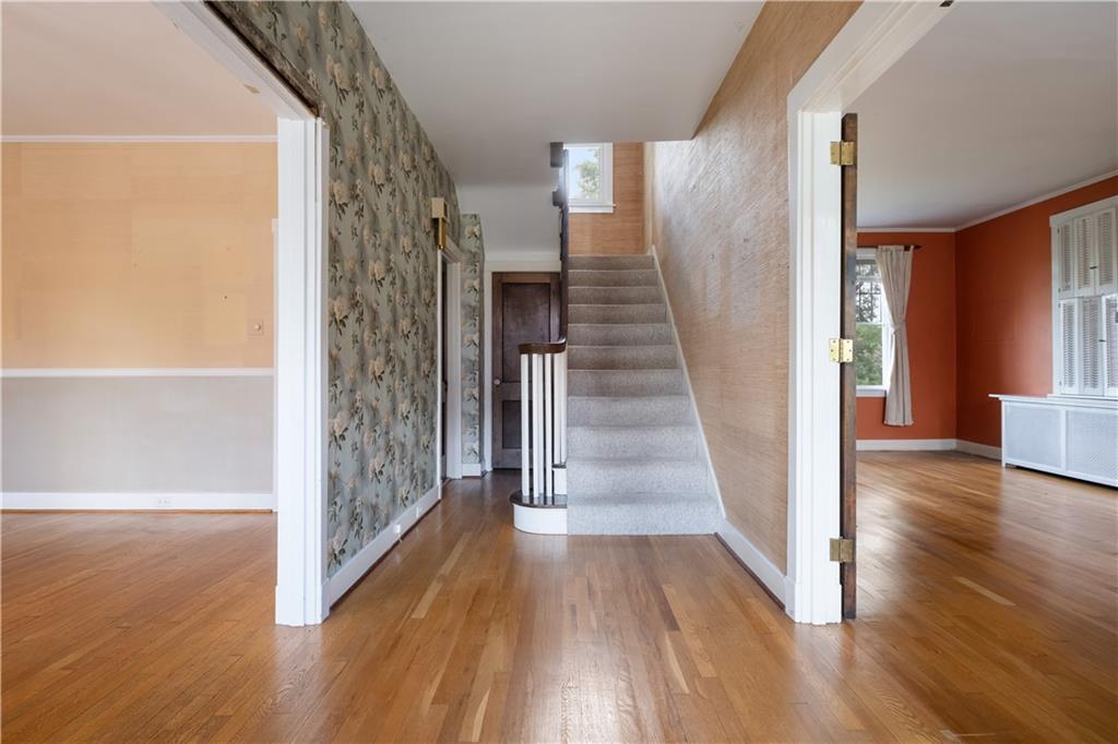 215 Gladstone Road Pittsburgh, PA 15217 - Photo 5 of 34 Gallery Image 5