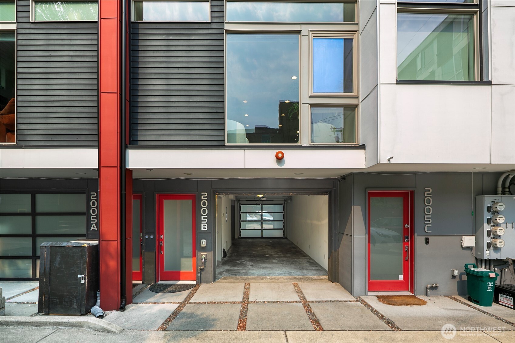 2005 East Denny Way, Unit B Seattle, WA 98122 - Photo 2 of 30