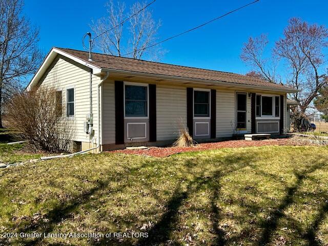 6137 Oneida Road Charlotte, MI 48813 - Photo 3 of 53 IMG_2839