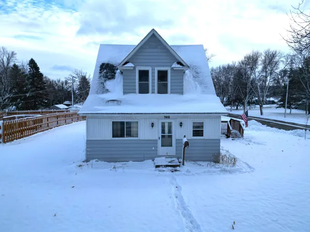 $243,777 | 702 East Adolphus Avenue, Fergus Falls, MN 56537