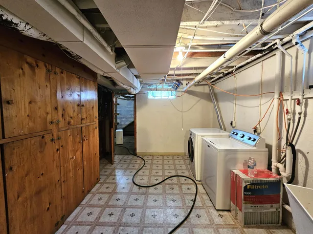 $243,777 | 702 East Adolphus Avenue, Fergus Falls, MN 56537