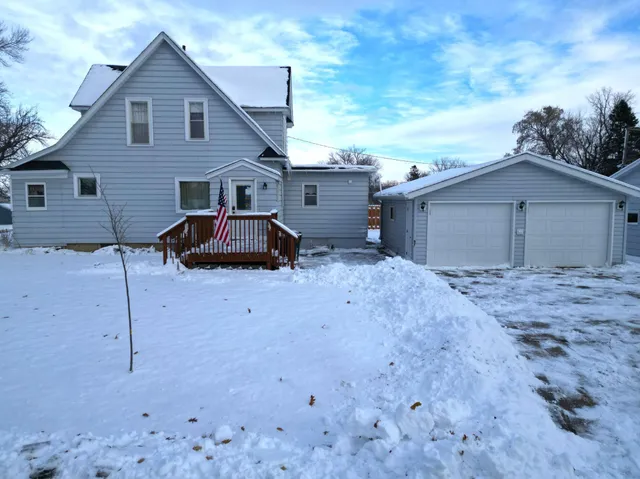 $243,777 | 702 East Adolphus Avenue, Fergus Falls, MN 56537
