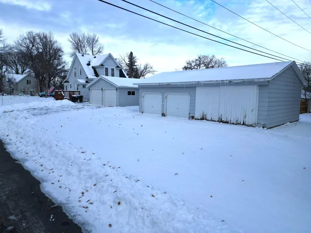 $243,777 | 702 East Adolphus Avenue, Fergus Falls, MN 56537