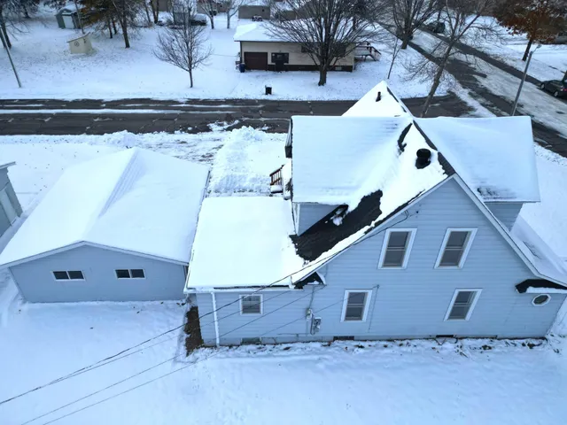 $243,777 | 702 East Adolphus Avenue, Fergus Falls, MN 56537