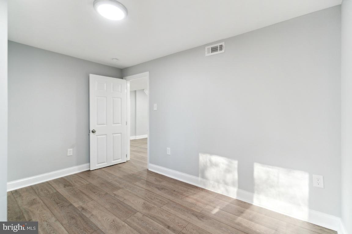 517 Holly Road Fort Washington, MD 20744 - Photo 28 of 40 a view of an empty room
