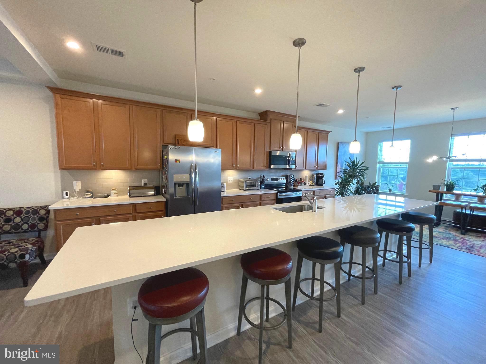 2713 Duvall Ridge Road, Unit 507 Hyattsville, MD 20785 - Photo 5 of 24 Look at this massive island!