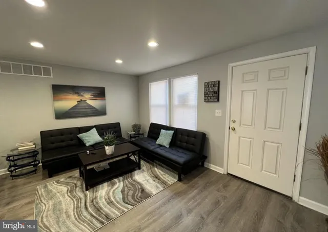 $2,200 | 402 North Chapel Street, Baltimore, MD 21231