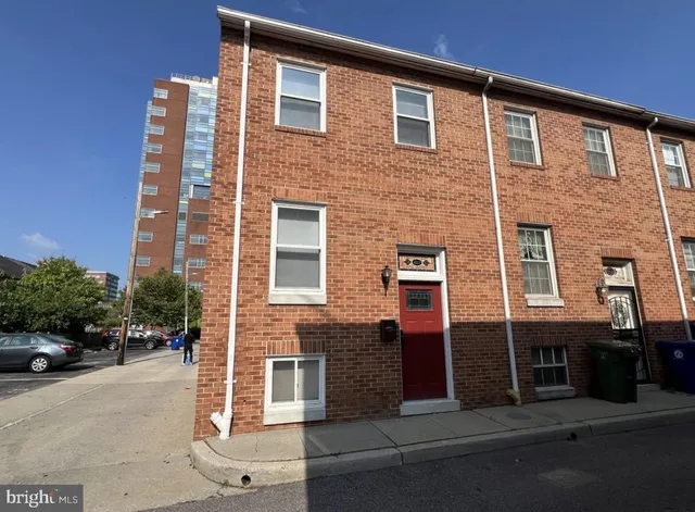 $2,200 | 402 North Chapel Street, Baltimore, MD 21231