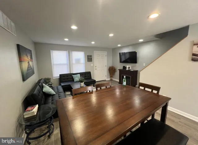 $2,200 | 402 North Chapel Street, Baltimore, MD 21231