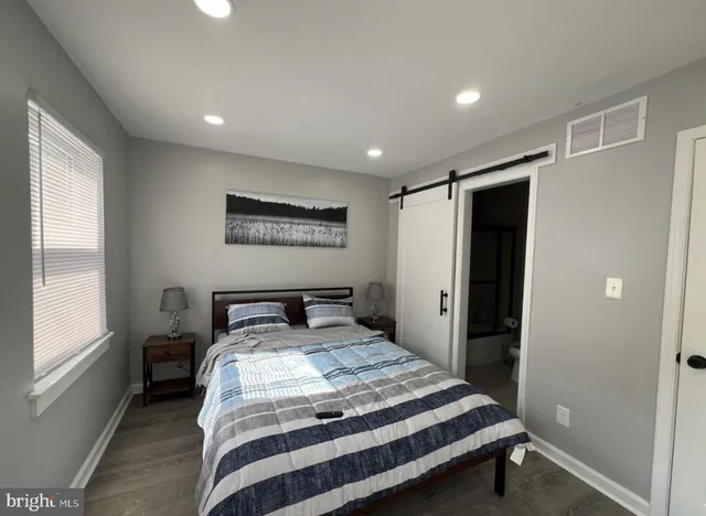 $2,200 | 402 North Chapel Street, Baltimore, MD 21231