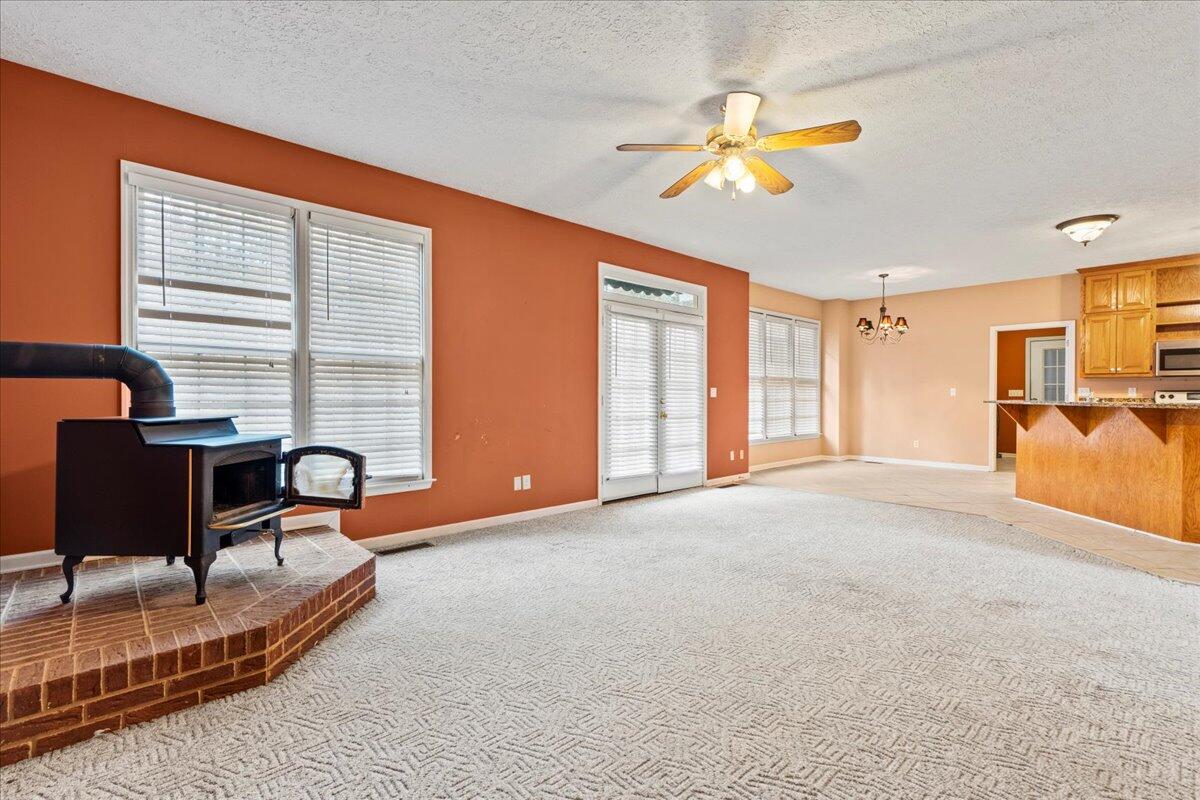3511 Surrey Road Thomson, GA 30824 - Photo 18 of 40 20-Living Room