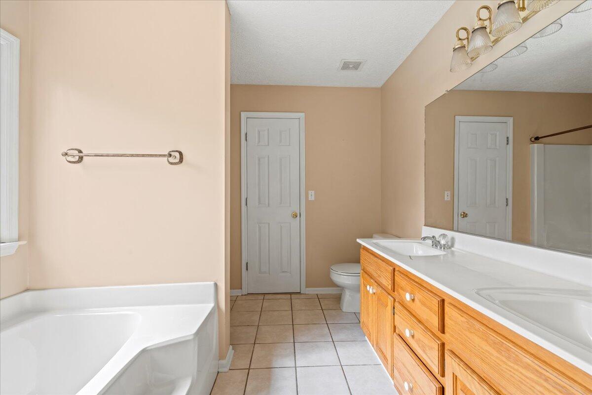 3511 Surrey Road Thomson, GA 30824 - Photo 26 of 40 25-Master Bathroom