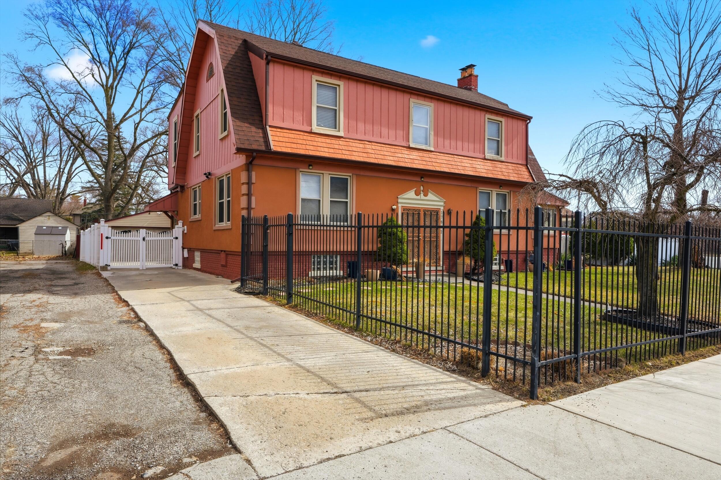 17802 Berg Road Detroit, MI 48219 - Photo 2 of 13 17802 Berg Road Side View of House