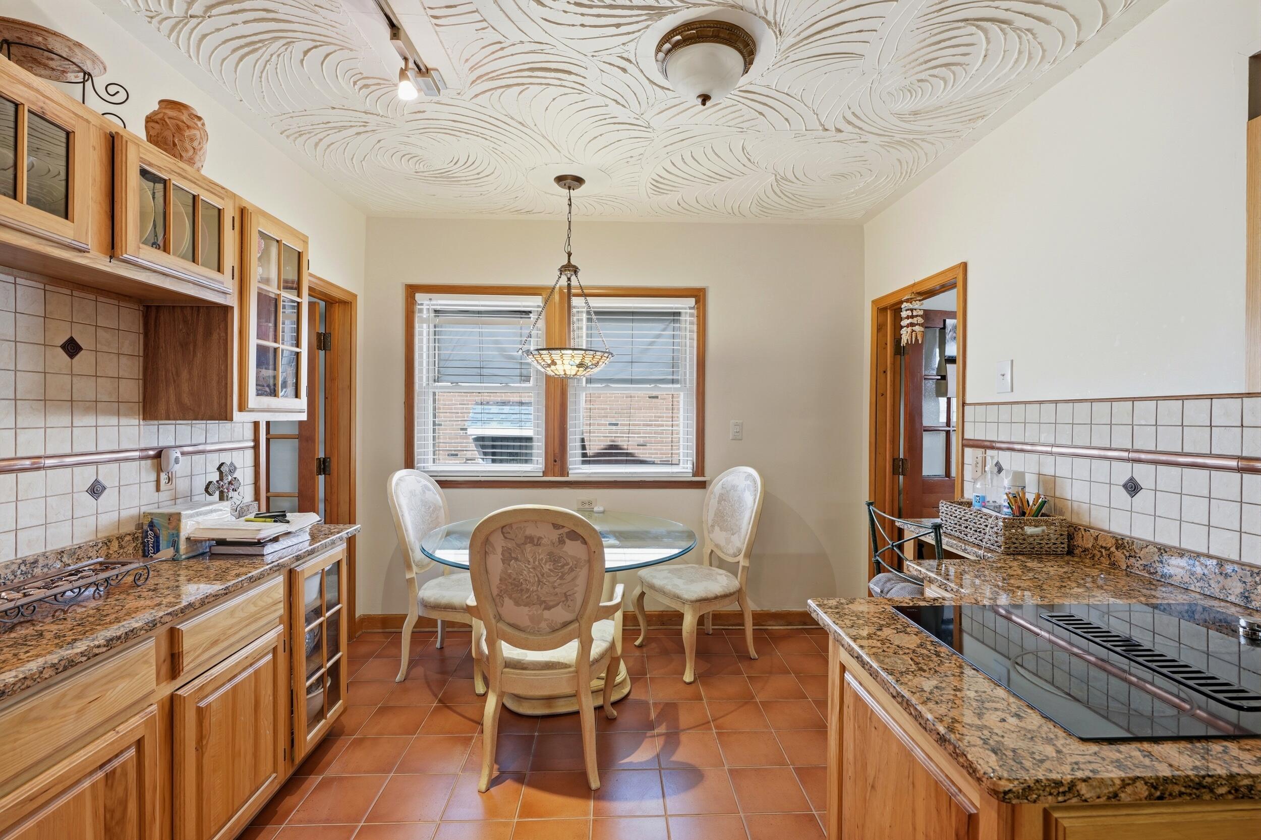 17802 Berg Road Detroit, MI 48219 - Photo 7 of 13 17802 Kitchen table view