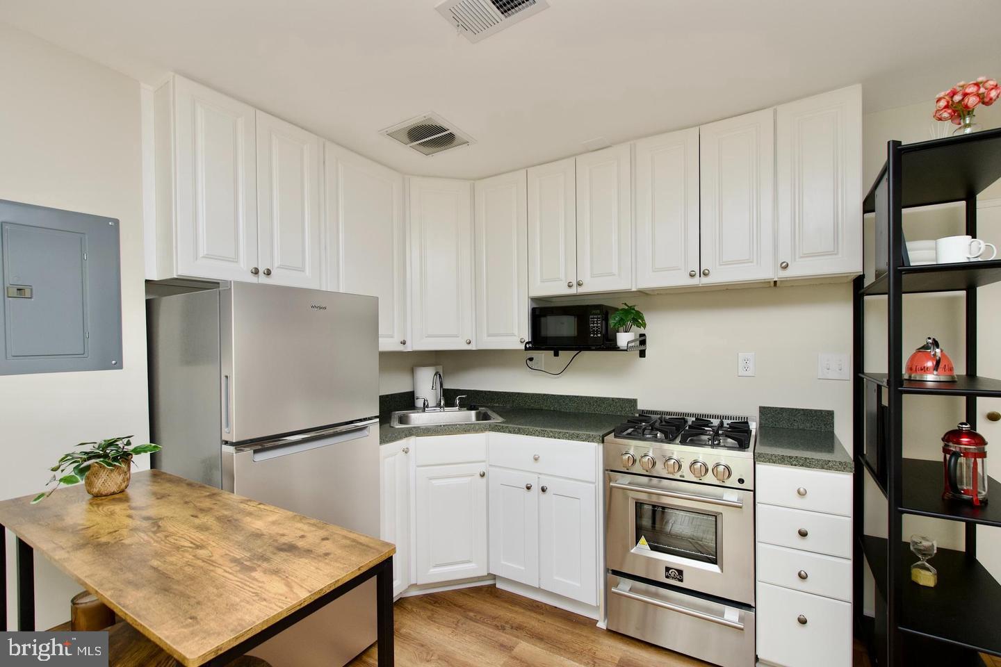 4840 MacArthur Court, Unit 504 Washington, DC 20007 - Photo 17 of 27