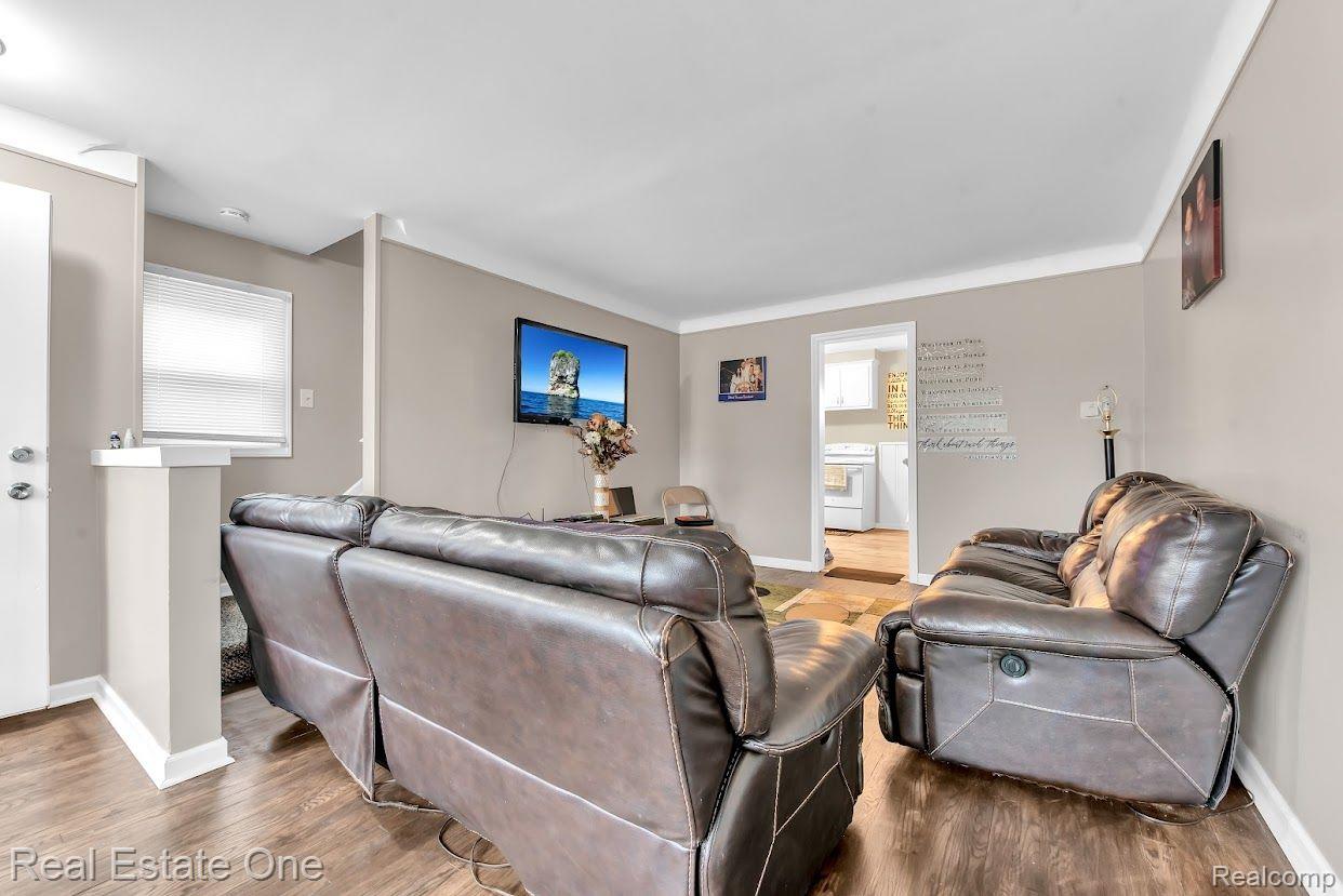 2022 Vernier Road Grosse Pointe, MI 48236 - Photo 7 of 40