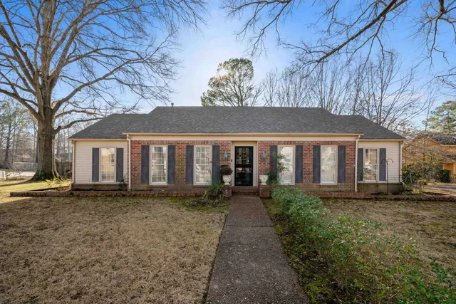 $295,000 | 8935 Ludgate Place West, Memphis, TN 38016