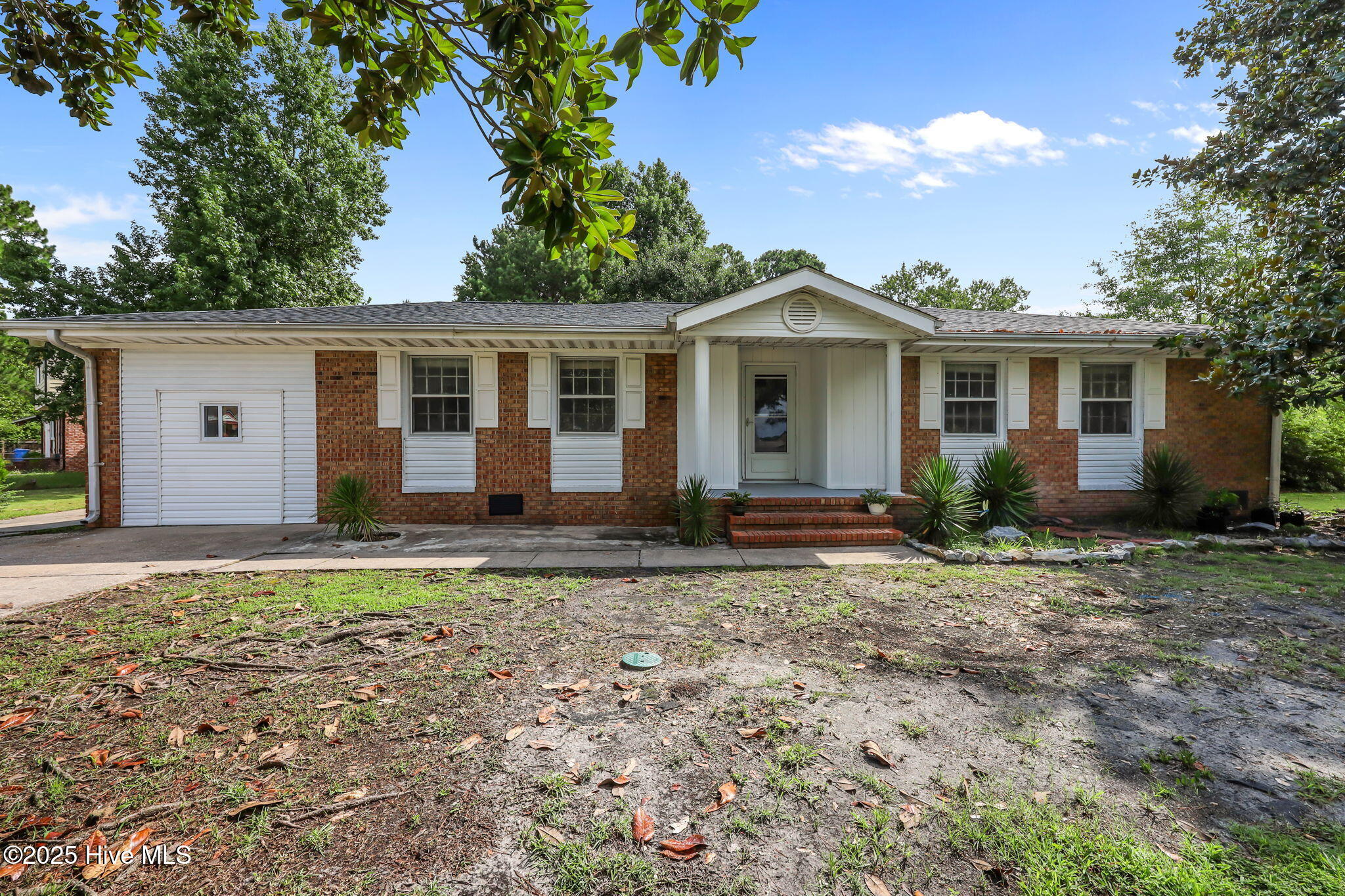 400 Winchester Road Jacksonville, NC 28546 - Photo 1 of 48 1-web-or-mls-400 Winchester Rd 085