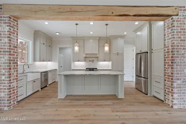 $549,900 | 53 Pipestone Pass, Sumrall, MS 39482