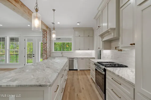 $549,900 | 53 Pipestone Pass, Sumrall, MS 39482