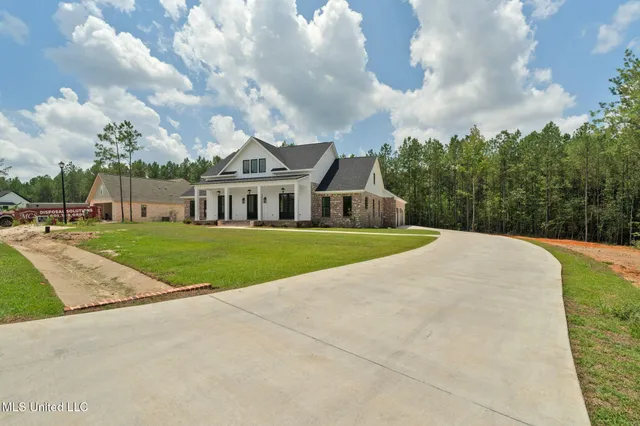 $549,900 | 53 Pipestone Pass, Sumrall, MS 39482