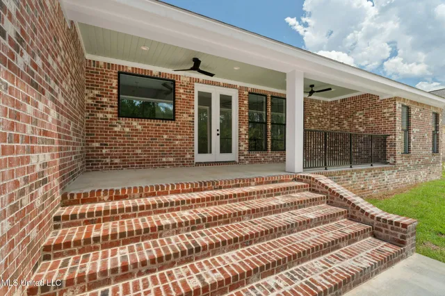 $549,900 | 53 Pipestone Pass, Sumrall, MS 39482