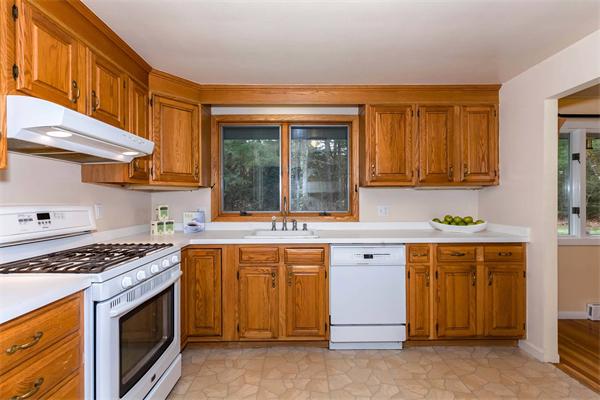 20 Linden Road Sudbury, MA 01776 - Photo 5 of 18 Gallery Image 5