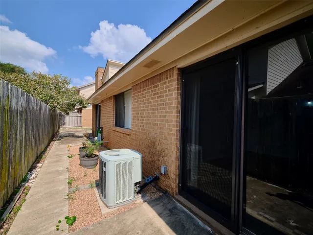 $229,900 | 1520 Crestmont Street, Wharton, TX 77488