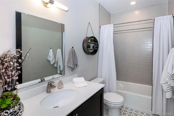$3,800 | 1615 North Harlan Street, Unit 6, Lakewood, CO 80214