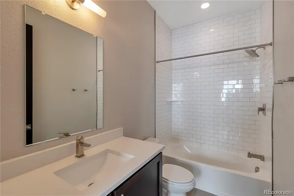 $3,800 | 1615 North Harlan Street, Unit 6, Lakewood, CO 80214