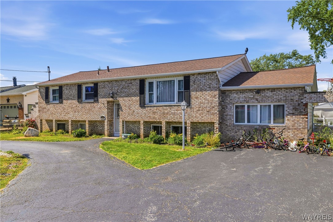 7416 Greenview Road Niagara, NY 14304 - Photo 2 of 38