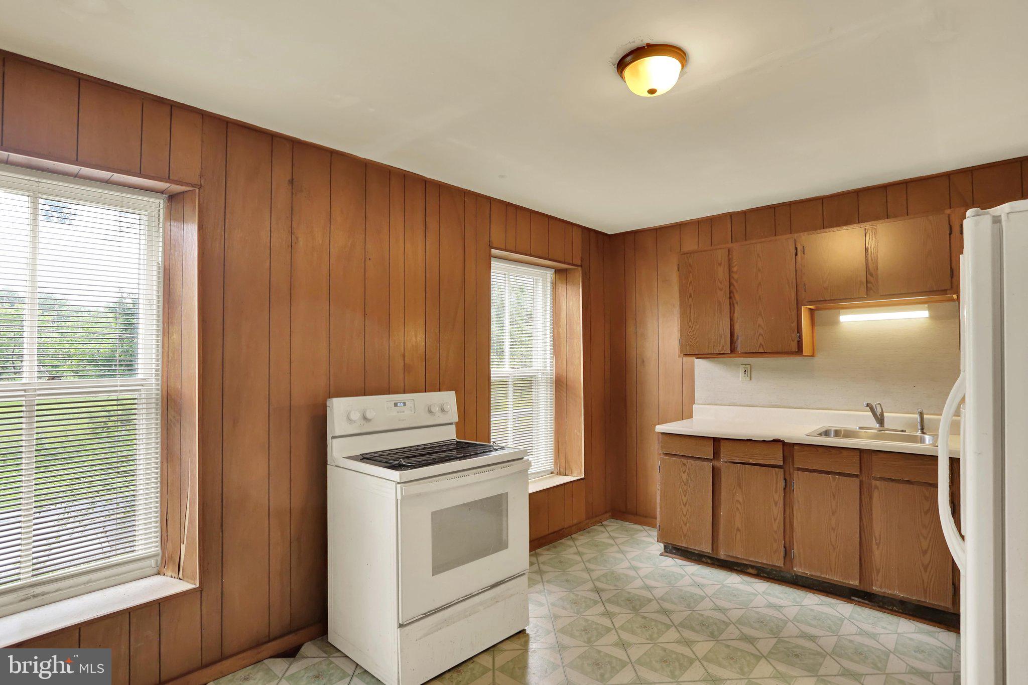 1129 Eagle Point Road Kutztown, PA 19530 - Photo 7 of 41 Left Side Unit Kitchen