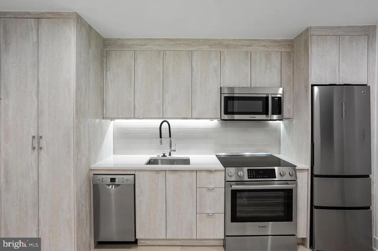 4 R Street Northwest, Unit 4 Washington, DC 20001 - Photo 4 of 38