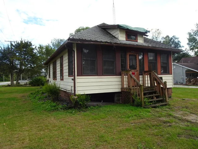 $54,900 | 419 Main Street, North Judson, IN 46366